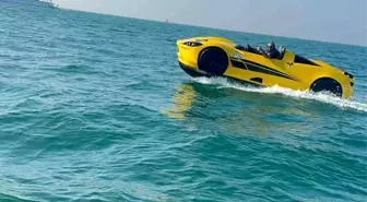 Dubai'de Ferrari Görünümlü Jet Ski Eğlencesi