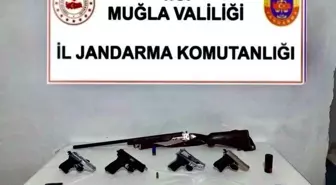 Muğla'da Ruhsatsız Silah Operasyonu: Çok Sayıda Kurusıkı Tabanca Ele Geçirildi