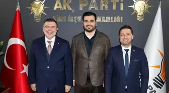 AK Parti İzmir'de Yerel Yönetim Sorunlarını Çözmeye Çalışıyor