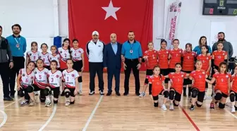 Alaplı Merkez Ortaokulu Küçük Kızlar Voleybol Takımı İl Şampiyonasına Katılıyor