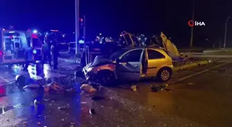 Gediz'deki Trafik Kazasında Karı-Koca Hayatını Kaybetti