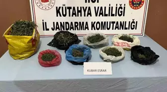 Kütahya'da Uyuşturucu Operasyonu: 910 Gram Kubar Esrar Ele Geçirildi