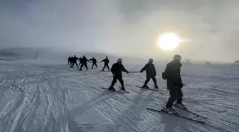 Mehmetçik Erzurum'da Kış Tatbikatı için Kayak Eğitimi Alıyor