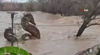 Manavgat'ta Sağanak ve Dolu Hayatı Felç Etti