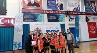 Düzce'de Okul Sporları Voleybol Müsabakaları Sonuçlandı