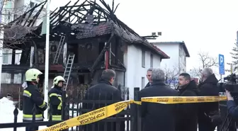 Bosna Hersek'teki Hacı Paşa Camii Yangında Küle döndü