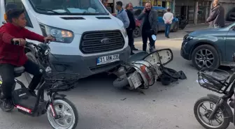 İskenderun'da Kamyonetle Motosiklet Çarpıştı: 1 Yaralı