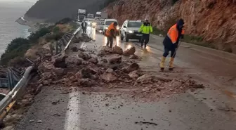 Kaş'ta Sağanak Nedeniyle Heyelan: Kara Yolu Kapandı