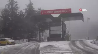 Kırklareli'nin Yüksek Kesimlerinde Kar Yağışı Etkili Oluyor