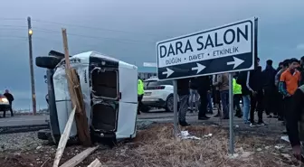 Kızıltepe'de Öğrenci Servisi ile Cip Çarpıştı: 11 Yaralı