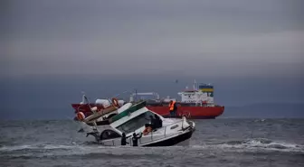 Tekirdağ'da Fırtına Nedeniyle Mahsur Kalan İki Kişi Kurtarıldı