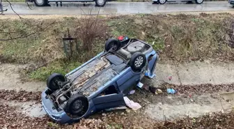 Bolu'da Su Kanalına Devrilen Otomobilde Sürücü Yaralandı