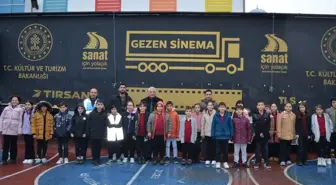 Gezen Sinema Tırı Darıca'da Çocuklara Sinema Keyfi Yaşatıyor