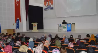 Emine Şenlikoğlu 'İslam Bizden Ne Bekliyor' Konferansında Gençlere Tavsiyelerde Bulundu