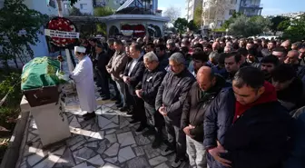 Buca'da Okul Servisi Kazasında Hayatını Kaybeden Yağmur Özçelebi Toprağa Verildi