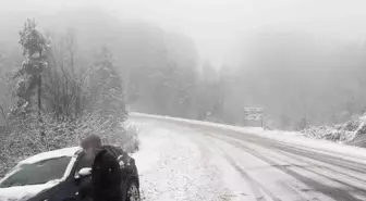 Bursa'da Yoğun Kar Yağışı Trafiği Olumsuz Etkiledi