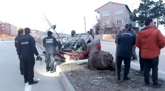 Sivas'ta Trafik Kazası: Sürücü Yaralandı