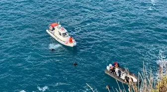 Antalya'da Falezlerden Denize Düşen Genç İçin Arama Kurtarma Çalışmaları Devam Ediyor