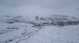 Bayburt'ta Kar Yağışı Kenti Beyaza Bürüdü