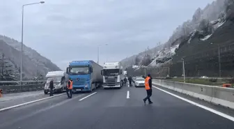 Anadolu Otoyolu'nda Araç Yangını Ulaşımı Aksattı