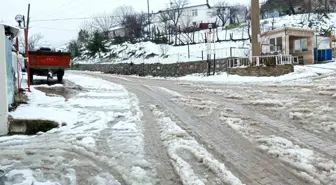 Çanakkale'de Kar Yağışıyla Birlikte Yolu Kapanan Köy Yok