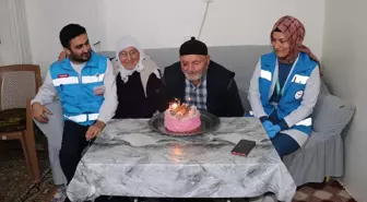 Yozgat'ta 80 Yaşındaki Mahmut Atmaca'ya Sürpriz Doğum Günü Kutlaması