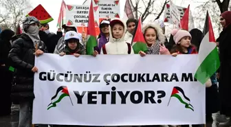 İstanbul'da çocukların katılımıyla 'Küçük Adımlardan Büyük Vicdan Yürüyüşü' etkinliği yapıldı