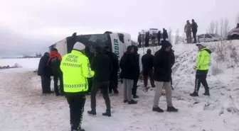 Kars'ta Otobüs Kazasında 23 Yolcu Yaralandı