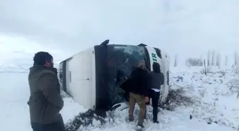 Kars'ta Yolcu Otobüsü Devrildi, Çok Sayıda Yaralı Var