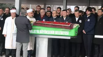 CHP Genel Başkanı Özgür Özel, Hüseyin Ağbaba'nın Cenaze Törenine Katıldı