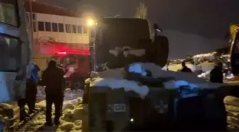 Hakkari'de Tavuk Kümesinde Yangın: 70 Hayvan Telef Oldu