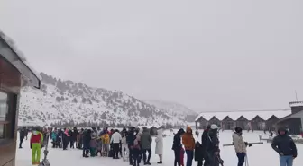 Davraz Kayak Merkezi Sezon Açılışında 18 Bin Ziyaretçi Ağırladı