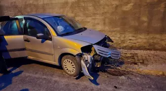 Aksaray'da Otomobil ile Motosiklet Çarpıştı: 3 Yaralı