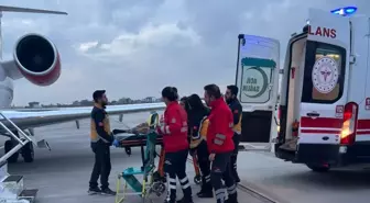 Van'dan İstanbul'a Ambulans Uçakla Hastalar Sevk Edildi