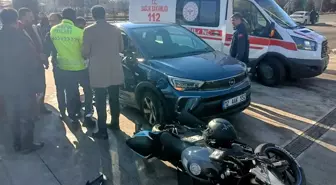 Bingöl'de Motosiklet ve Otomobil Çarpıştı: 3 Yaralı