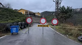 Rize'de Heyelan Nedeniyle Mahalle Yolu Kapandı