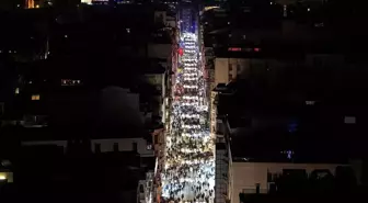 Taksim Meydanı ve İstiklal Caddesi'nde Yılbaşı Yoğunluğu Artıyor