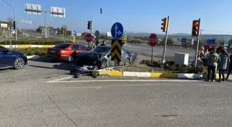 Ayvalık'ta Trafik Kazası: 3 Yaralı