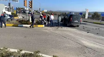 Ayvalık'ta Trafik Kazası: 3 Yaralı