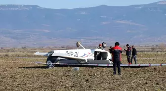 Eğitim Uçağı Sert İniş Yaptı: Pilot Hastaneye Kaldırıldı