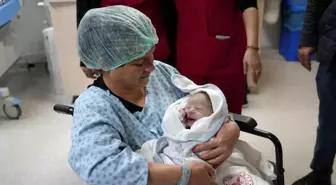 Yeni Yılın İlk Bebeği Gaziantep'te Dünyaya Geldi