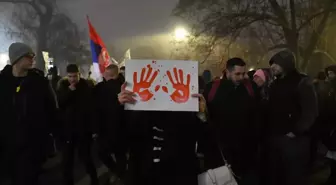 Balkan Ülkelerinde Yeni Yıl Coşkusu: Kutlamalar ve Protestolar