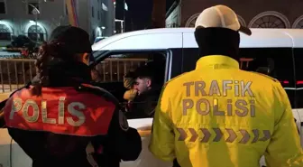 İzmir'de Yeni Yıl Kutlamalarında Polis Denetimi