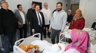 Hatay'da Yeni Yılın İlk Bebeği Ziyaret Edildi