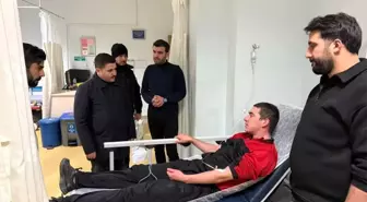 Van Özalp Kaymakamı, Yeni Yılı Güvenlik ve Sağlık Ekipleriyle Kutladı