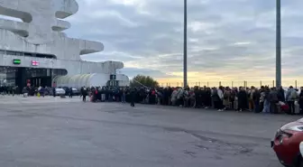 Sarp Sınır Kapısı'nda Yılbaşı Dönüşünde Uzun Kuyruklar