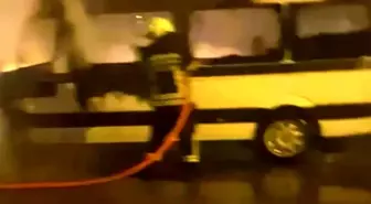 Mersin'de Seyir Halindeki Servis Aracında Yangın Çıktı