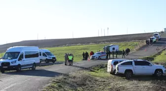 Diyarbakır'da öğrenci taşıyan minibüs devrildi: 9 yaralı