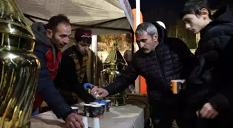 Sivas'ta Regaip Kandili'nde Vatandaşlara Salep İkramı