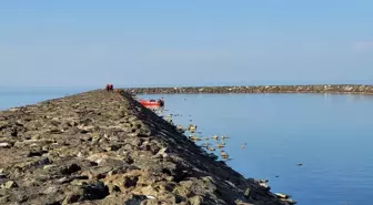 Samsun'da Kaybolan Balıkçı İçin Arama Kurtarma Çalışmaları Devam Ediyor